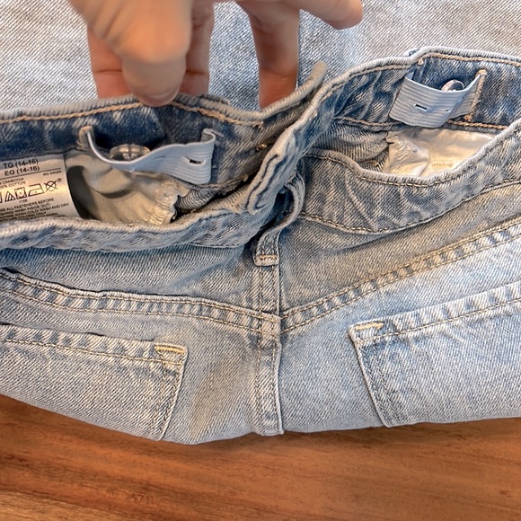 Like new girls  14/16 denim skirt - Picture 6 of 9